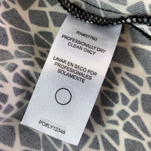 Laundry by Shelli Segal - Picture 6 of 8